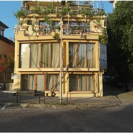 Elegant Loft Lägenhet Plovdiv